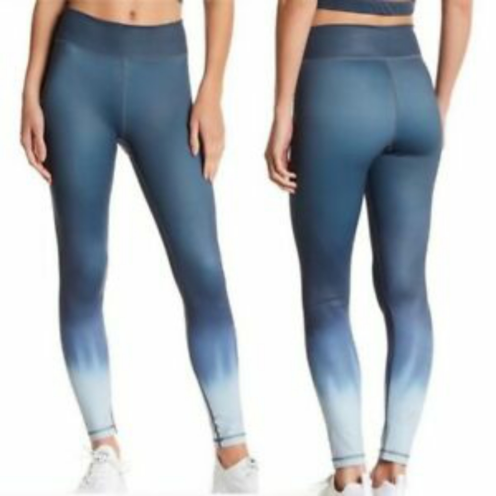 Vie Active Rockell Blue Ombre 7/8 Yoga Leggings - Large